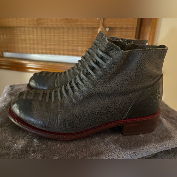 John Fluevog Babette boots - Picture 4 of 7
